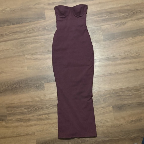 House of CB Strapless Plum Dress - Picture 2 of 4